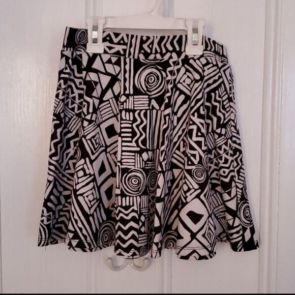 Cute skater skirt  - Picture 1 of 2